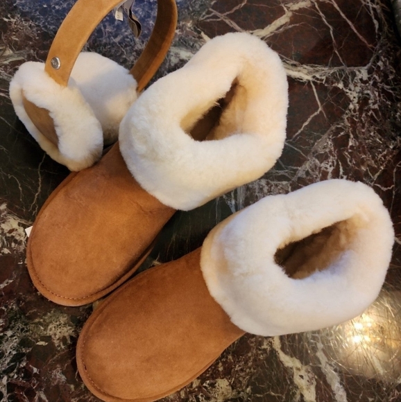 UGG Australia Mini Fluff Ankle Boots & Earmuffs - Picture 2 of 12